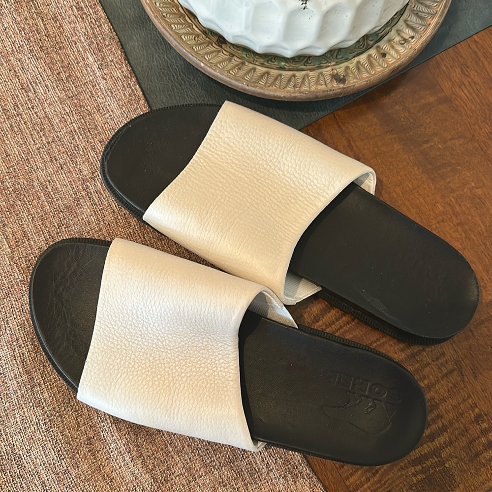 SOREL white slide sandals (US size 7) ✨ - Picture 5 of 6